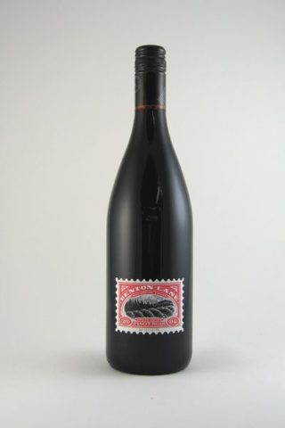 Benton Lane Pinot Noir